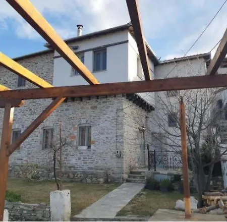 Vila Kyriakos Avlonitis House *